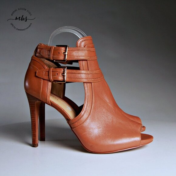 EUC Michael Kors Buckle Leather Blaze Open Toe Heeled Booties Tan Women Size 9 - Picture 1 of 13